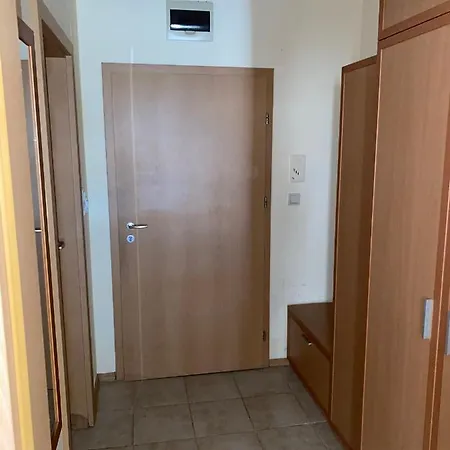 Central Plaza Apartment *